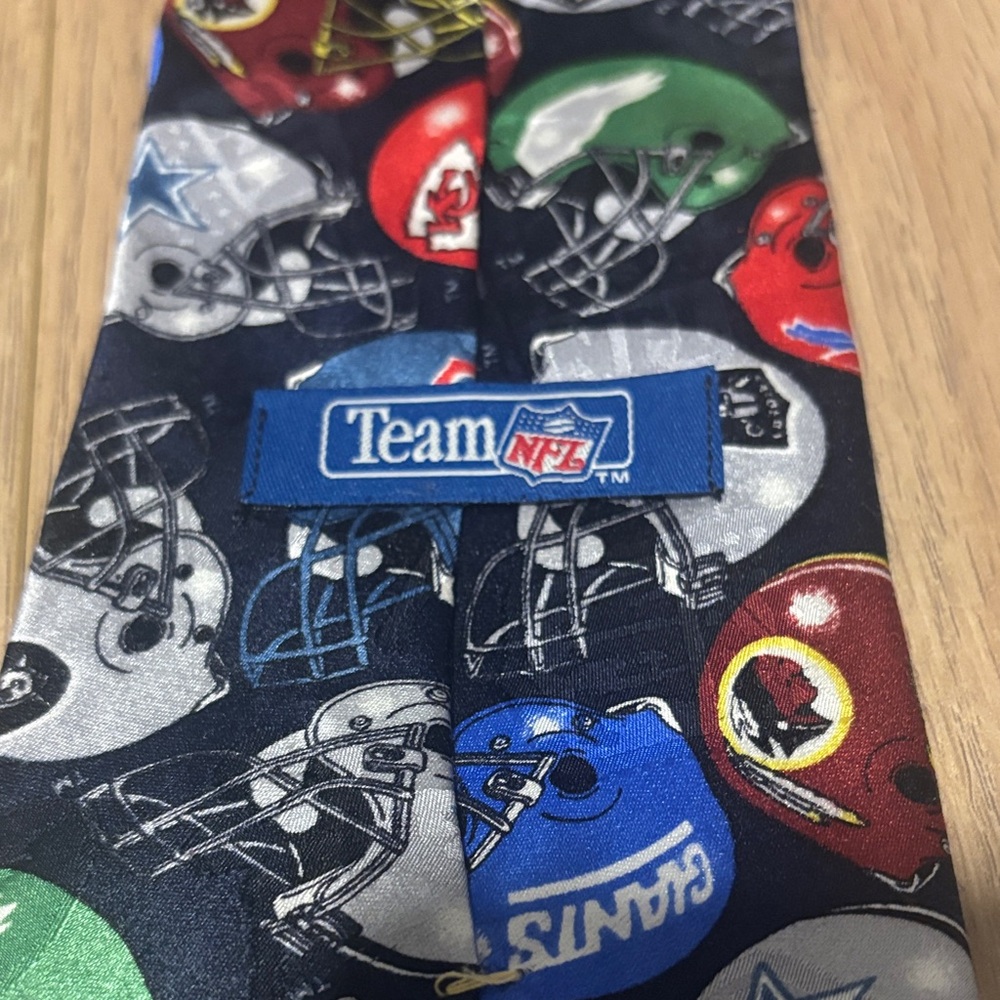 NFL Multi-Team Helmet Pattern Tie - Picture 4 of 4